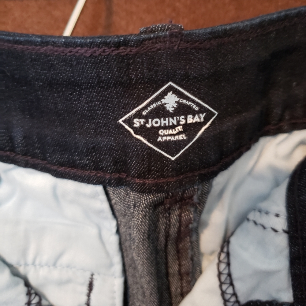 Capris - Picture 3 of 4
